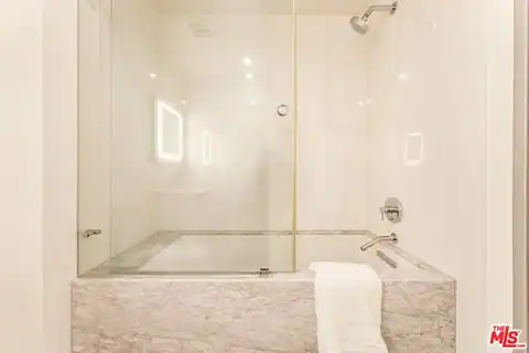 330 W 11th St #401 & 402, Los Angeles, CA 90015 — photo 15