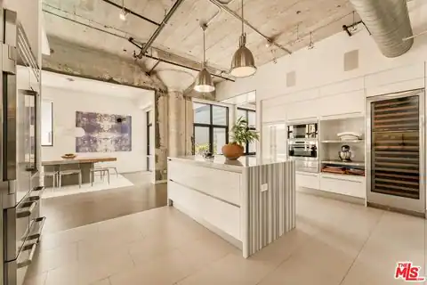 330 W 11th St #401 & 402, Los Angeles, CA 90015 — photo 21