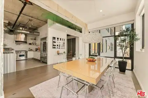 330 W 11th St #401 & 402, Los Angeles, CA 90015 — photo 23