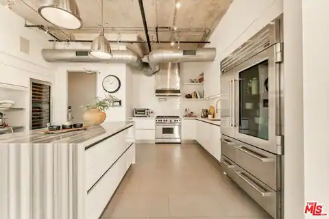 330 W 11th St #401 & 402, Los Angeles, CA 90015 — photo 24