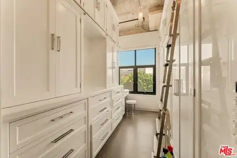 330 W 11th St #401 & 402, Los Angeles, CA 90015 — photo 33