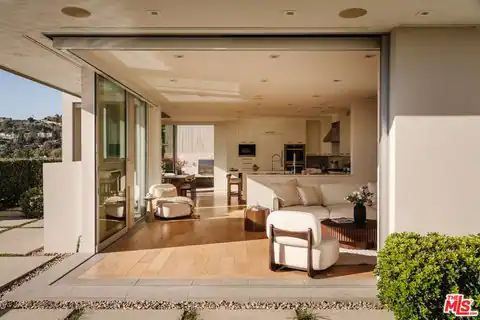 3642 Beverly Ridge Dr, Sherman Oaks, CA 91423 — photo 15