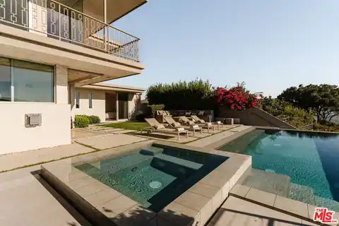 3642 Beverly Ridge Dr, Sherman Oaks, CA 91423 — photo 18