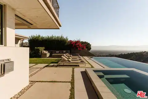 3642 Beverly Ridge Dr, Sherman Oaks, CA 91423 — photo 19
