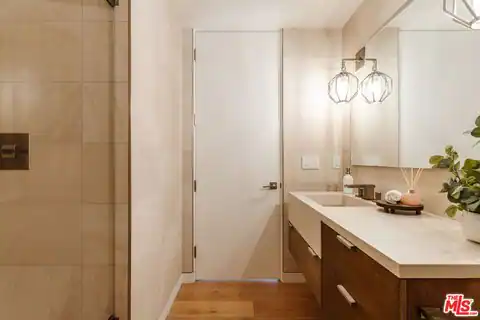 3642 Beverly Ridge Dr, Sherman Oaks, CA 91423 — photo 21
