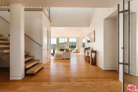 3642 Beverly Ridge Dr, Sherman Oaks, CA 91423 — photo 27