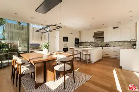 3642 Beverly Ridge Dr, Sherman Oaks, CA 91423 — photo 30