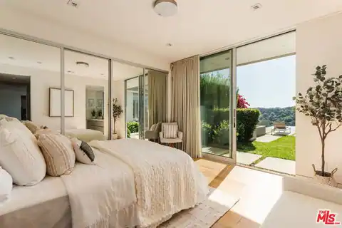 3642 Beverly Ridge Dr, Sherman Oaks, CA 91423 — photo 34