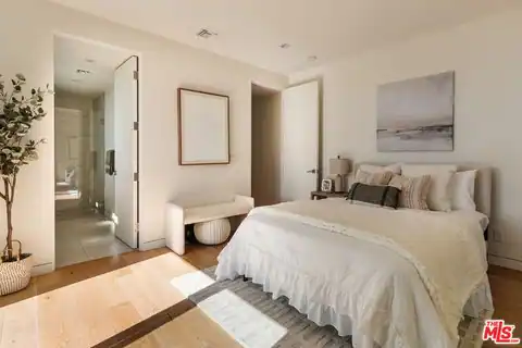 3642 Beverly Ridge Dr, Sherman Oaks, CA 91423 — photo 35