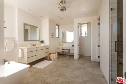 3642 Beverly Ridge Dr, Sherman Oaks, CA 91423 — photo 40