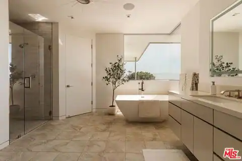 3642 Beverly Ridge Dr, Sherman Oaks, CA 91423 — photo 42