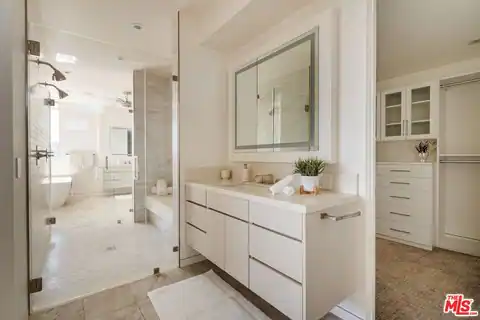 3642 Beverly Ridge Dr, Sherman Oaks, CA 91423 — photo 44