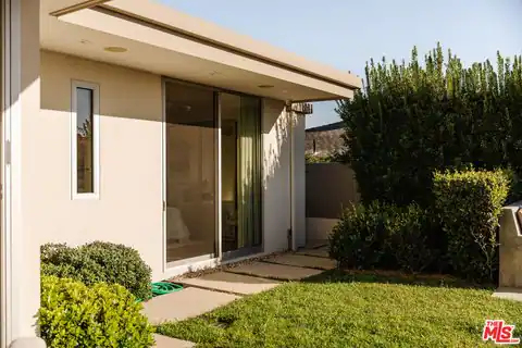 3642 Beverly Ridge Dr, Sherman Oaks, CA 91423 — photo 6