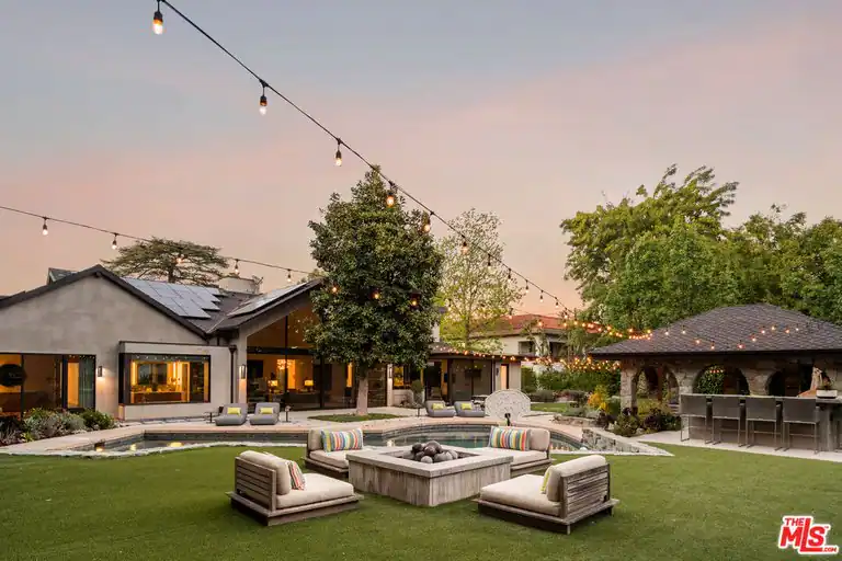 17352 Magnolia Blvd, Encino, CA 91316