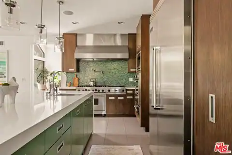17352 Magnolia Blvd, Encino, CA 91316 — photo 15