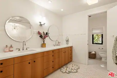 17352 Magnolia Blvd, Encino, CA 91316 — photo 20