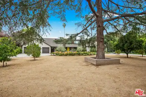 17352 Magnolia Blvd, Encino, CA 91316 — photo 34