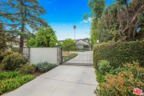 17352 Magnolia Blvd, Encino, CA 91316 — photo 37