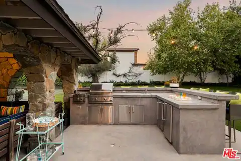 17352 Magnolia Blvd, Encino, CA 91316 — photo 8