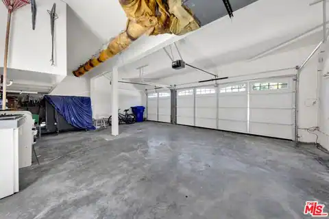 16608 Park Lane Cir, Los Angeles, CA 90049 — photo 25