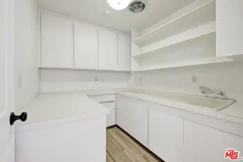 16608 Park Lane Cir, Los Angeles, CA 90049 — photo 49
