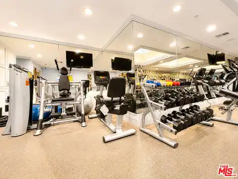 10520 Wilshire Blvd #701, Los Angeles, CA 90024 — photo 23