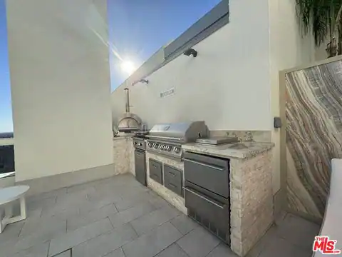 10520 Wilshire Blvd #701, Los Angeles, CA 90024 — photo 25