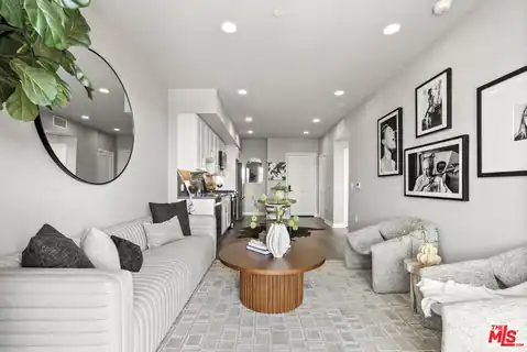 7428 Santa Monica Blvd #204, West Hollywood, CA 90046 — photo 6