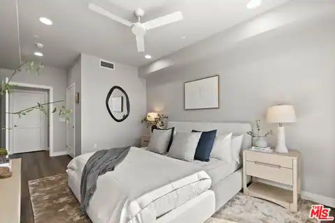 7428 Santa Monica Blvd #204, West Hollywood, CA 90046 — photo 9