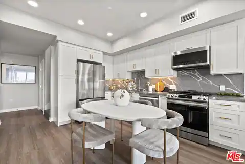 7428 Santa Monica Blvd #PH 505, West Hollywood, CA 90046 — photo 16