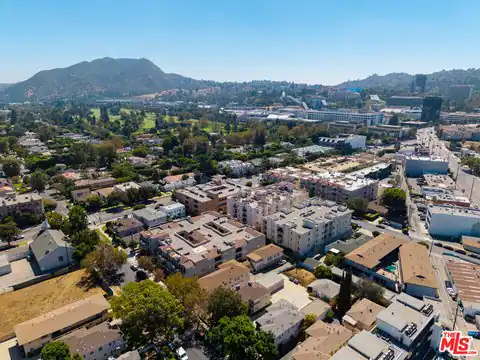 10634 Whipple St, Toluca Lake, CA 91602 — photo 13