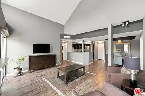 14347 Albers St #302, Los Angeles, CA 91401 — photo 5