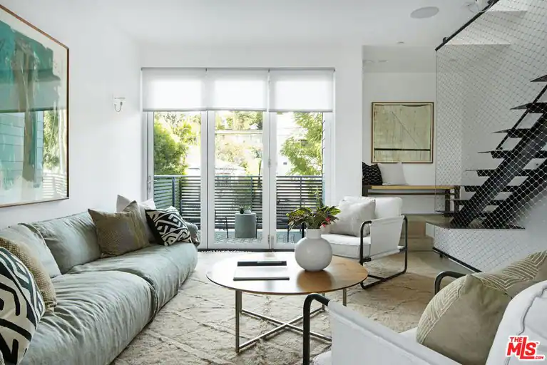 927 Hyperion Ave, Los Angeles, CA 90029