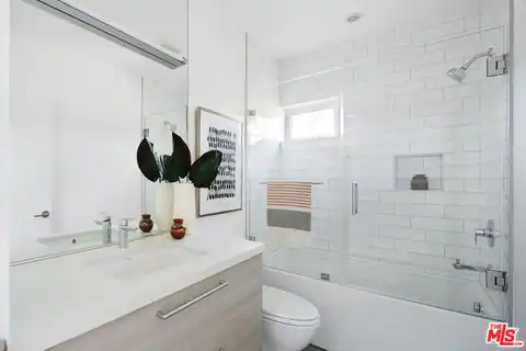927 Hyperion Ave, Los Angeles, CA 90029 — photo 18