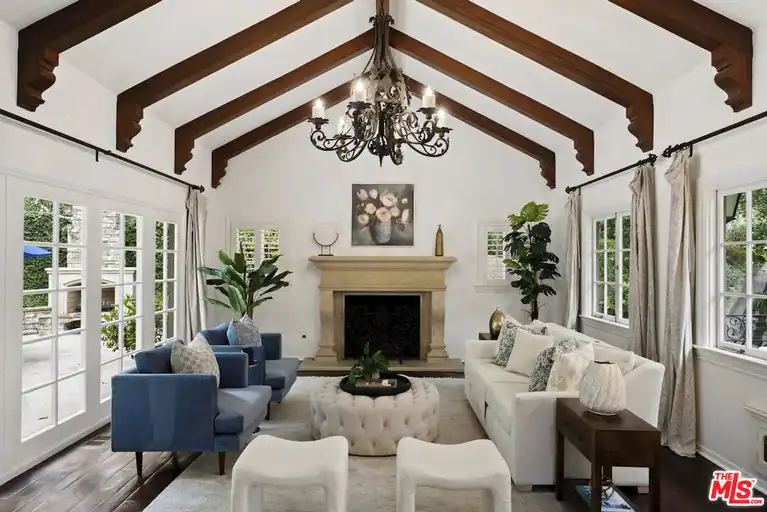 15938 Valley Vista Blvd, Los Angeles, CA 91436