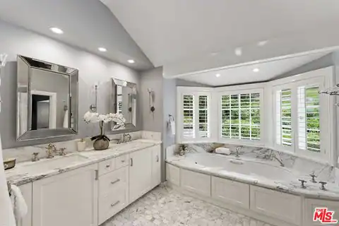 15938 Valley Vista Blvd, Los Angeles, CA 91436 — photo 21
