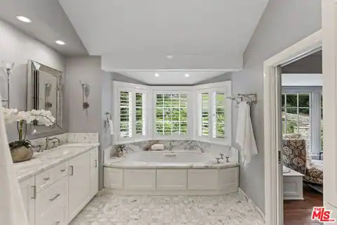 15938 Valley Vista Blvd, Los Angeles, CA 91436 — photo 22