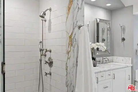 15938 Valley Vista Blvd, Los Angeles, CA 91436 — photo 24
