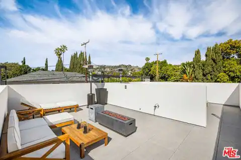 1205 N Genesee Ave, West Hollywood, CA 90046 — photo 17