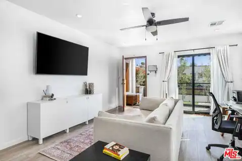 1205 N Genesee Ave, West Hollywood, CA 90046 — photo 9