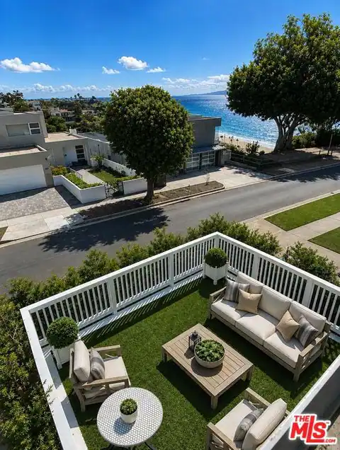 327 N Grenola St, Pacific Palisades, CA 90272 — photo 6