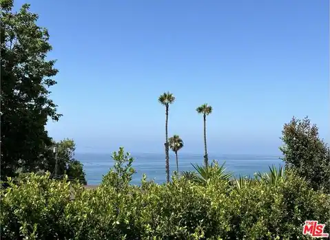 327 N Grenola St, Pacific Palisades, CA 90272 — photo 8