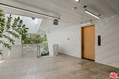 1030 N Kings Rd #201, West Hollywood, CA 90069 — photo 2