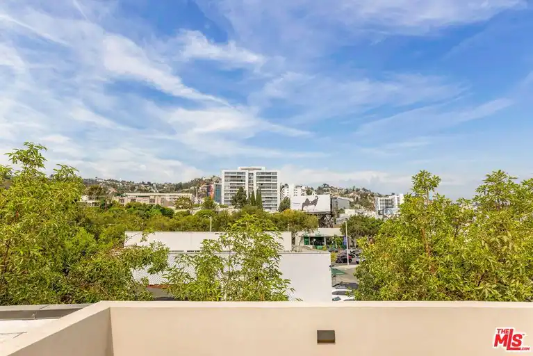 914 West Knoll Dr, West Hollywood, CA 90069