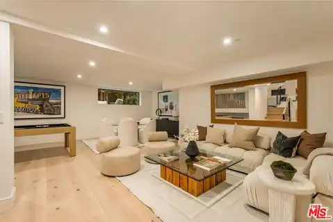 914 West Knoll Dr, West Hollywood, CA 90069 — photo 17