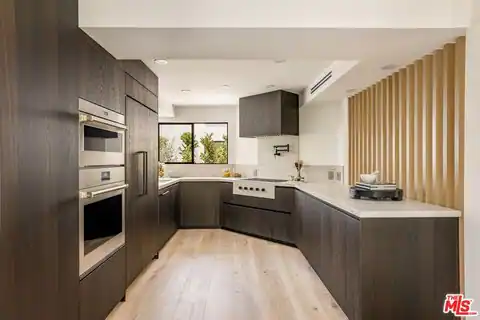 914 West Knoll Dr, West Hollywood, CA 90069 — photo 22