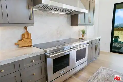 22810 Seaqua Cir, Chatsworth, CA 91311 — photo 11
