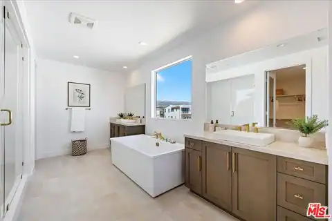 22810 Seaqua Cir, Chatsworth, CA 91311 — photo 30