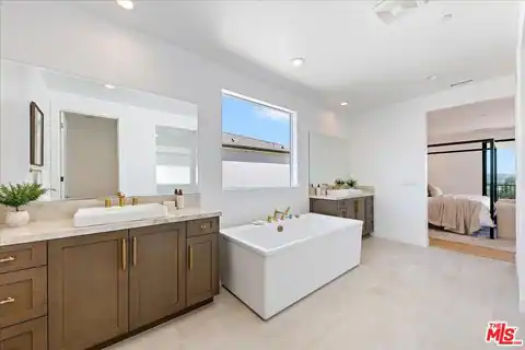 22810 Seaqua Cir, Chatsworth, CA 91311 — photo 31
