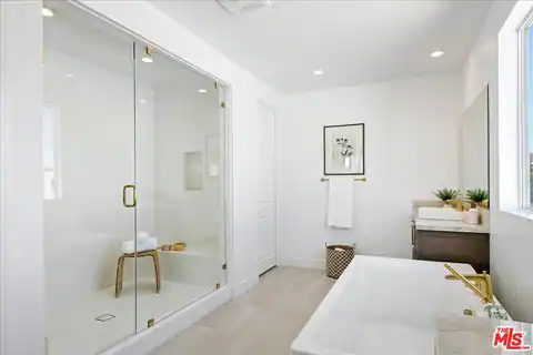 22810 Seaqua Cir, Chatsworth, CA 91311 — photo 32